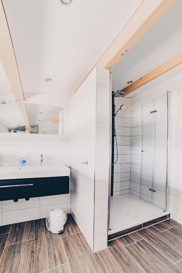 Grosse Ferienwohnung Mit Balkon Und Perfekter Lage Eggenthal Ngoại thất bức ảnh