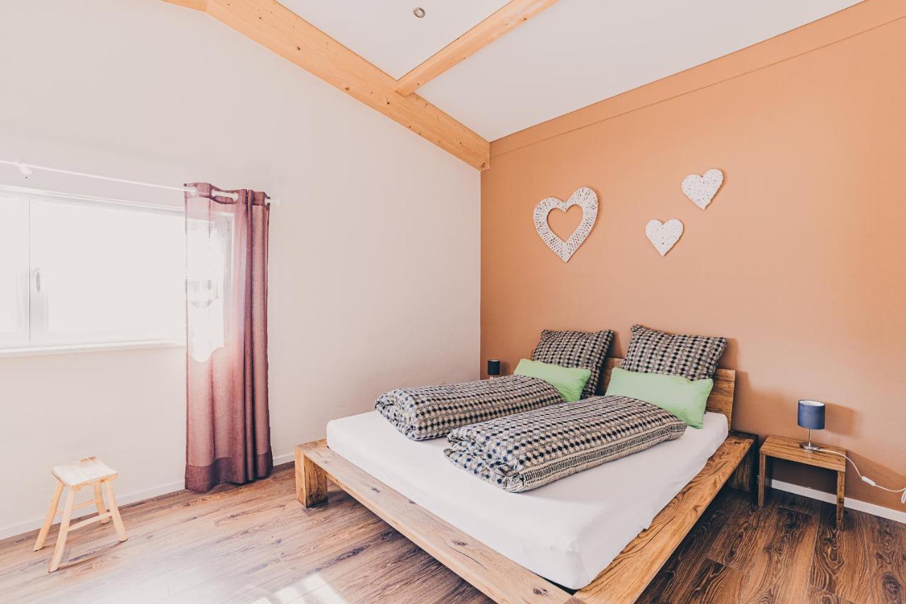 Grosse Ferienwohnung Mit Balkon Und Perfekter Lage Eggenthal Ngoại thất bức ảnh